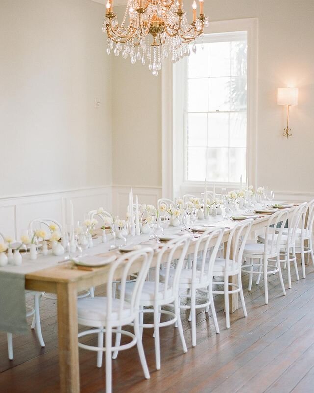 Reception in the dining rom at Gadsden House Charleston, Photo by Clay Austin (@clayaustin)